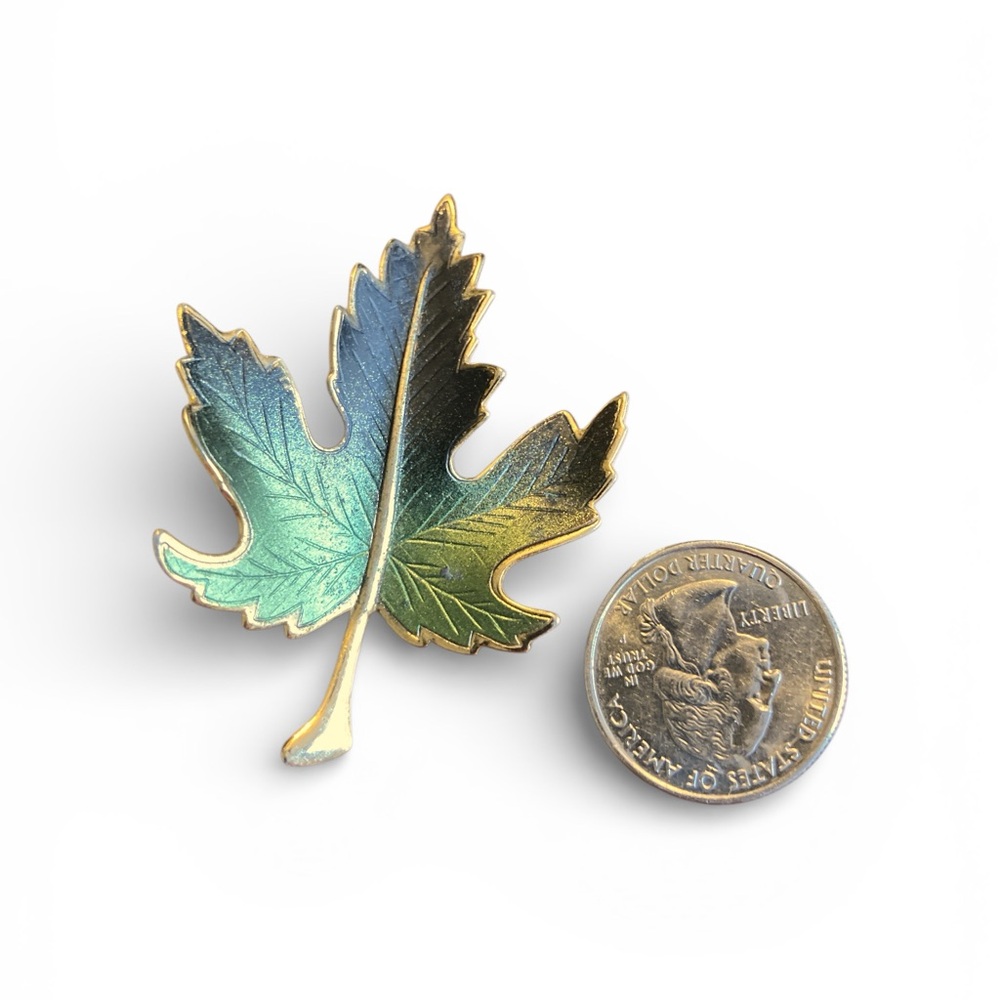 Vintage Enamel & Gold Tone Leaf Brooch - Picture 5 of 6
